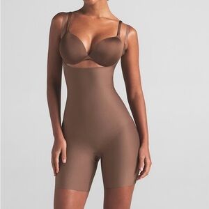 SKIMS Body CORE SCULPT OPEN BUST MID THIGH BODYSUIT